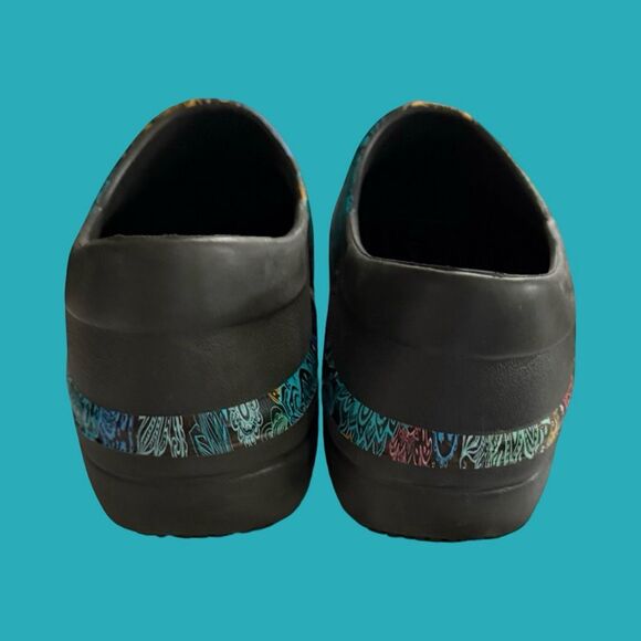 Women’s Crocs Neria Pro II Black/Colorful Print  Dual Comfort Clogs Size W7 - Picture 4 of 10